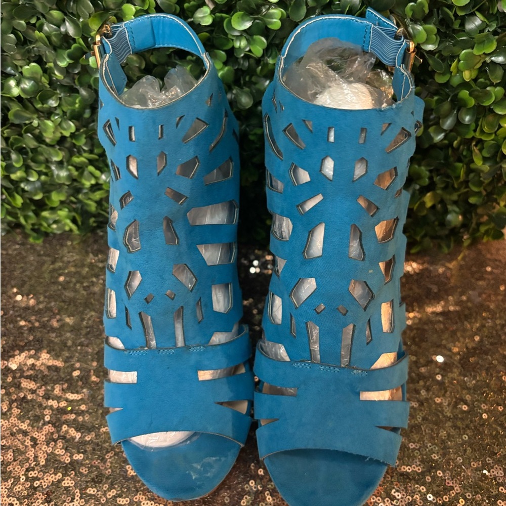 Stylish Blue Cutout Women's wedges